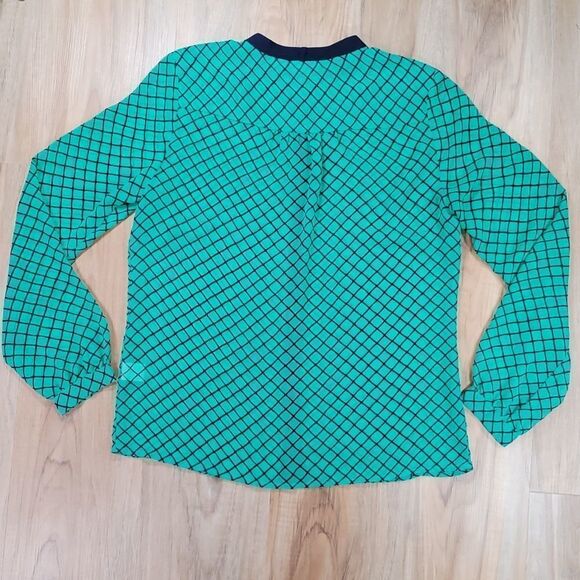 🔹️🔺️Liz Claiborne Green Windowpane Buttoned Long Sleeve Top Small - Picture 2 of 11